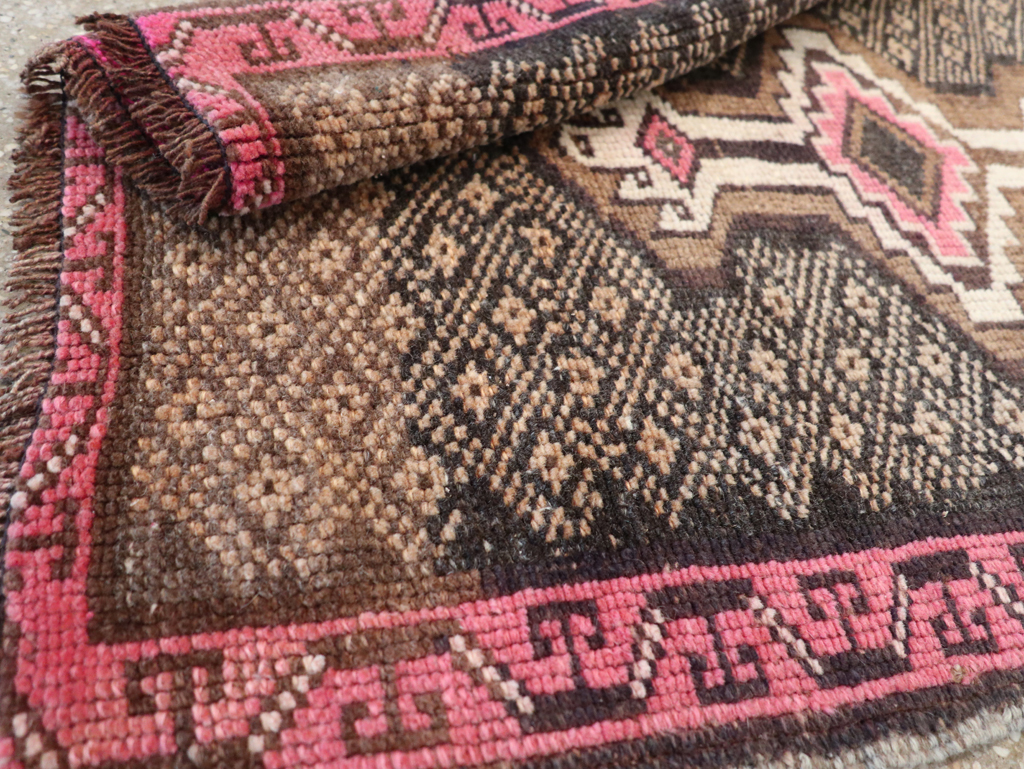 Vintage Turkish Anatolian Throw Rug, No.31707 - Galerie Shabab
