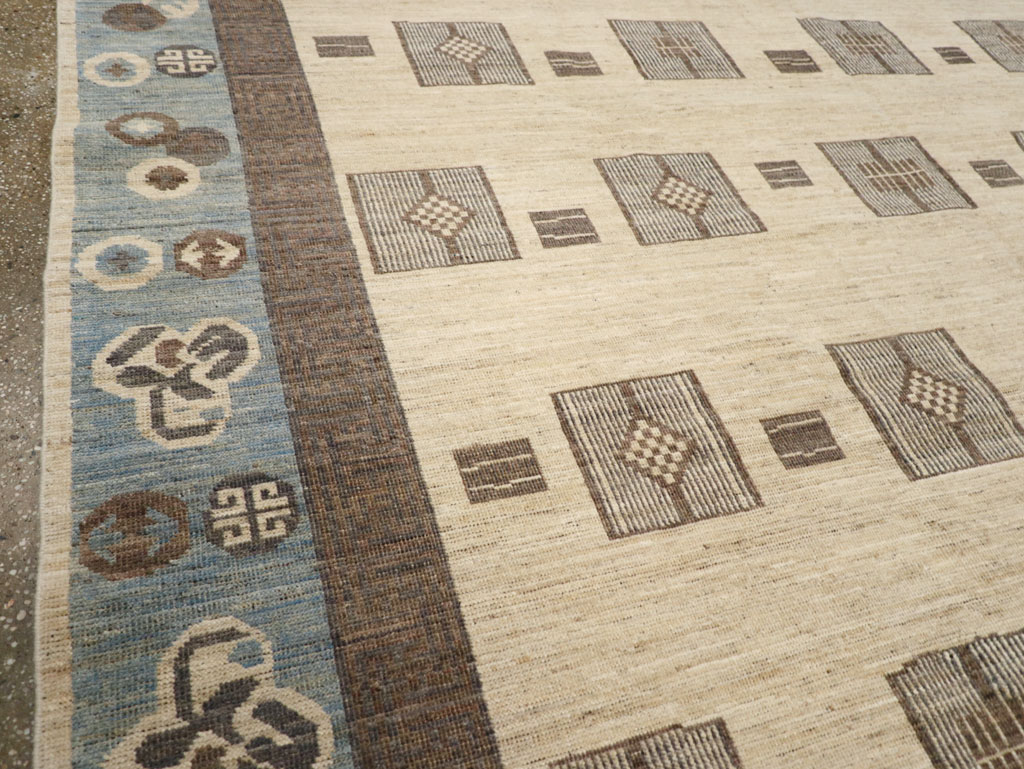 Modern East Turkestan Khotan Room Size Carpet, No.31724 - Galerie Shabab