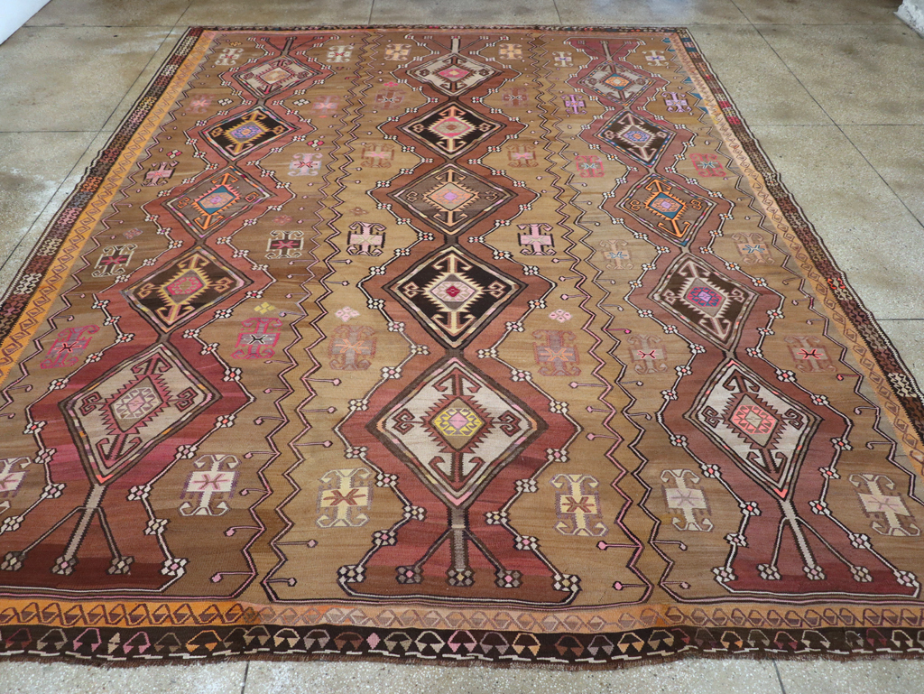 Vintage Turkish Flatweave Kilim Large Room Size Carpet, No.31735 - Galerie Shabab