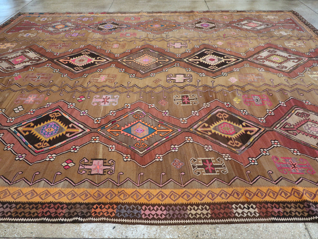 Vintage Turkish Flatweave Kilim Large Room Size Carpet, No.31735 - Galerie Shabab