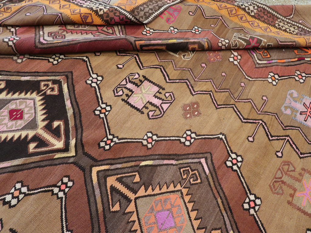 Vintage Turkish Flatweave Kilim Large Room Size Carpet, No.31735 - Galerie Shabab