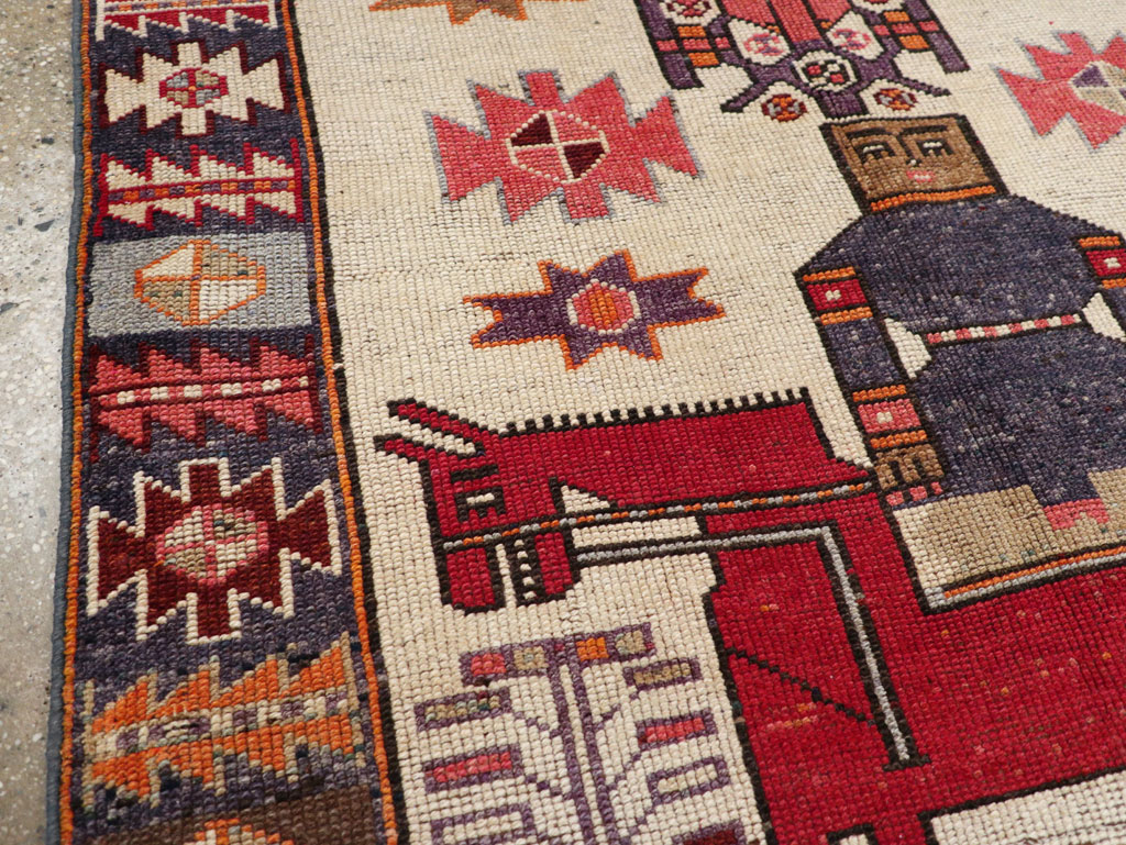 Vintage Persian Pictorial Bakhtiari Accent Rug, No.31742 - Galerie Shabab