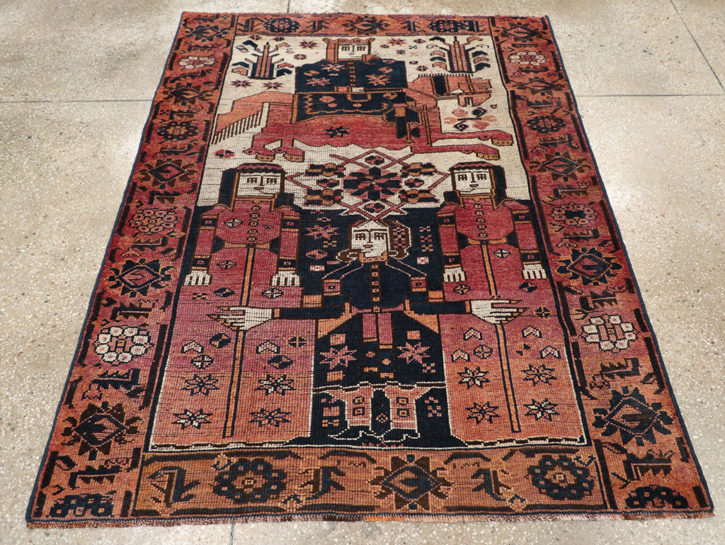 Vintage Persian Bakhtiari Rug, No.31747 - Galerie Shabab