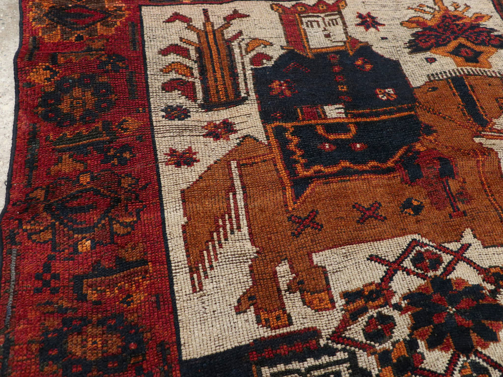 Vintage Persian Bakhtiari Rug, No.31753 - Galerie Shabab