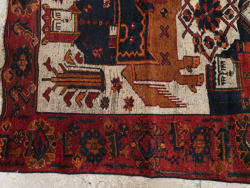 Vintage Persian Bakhtiari Rug, No.31753 - Galerie Shabab
