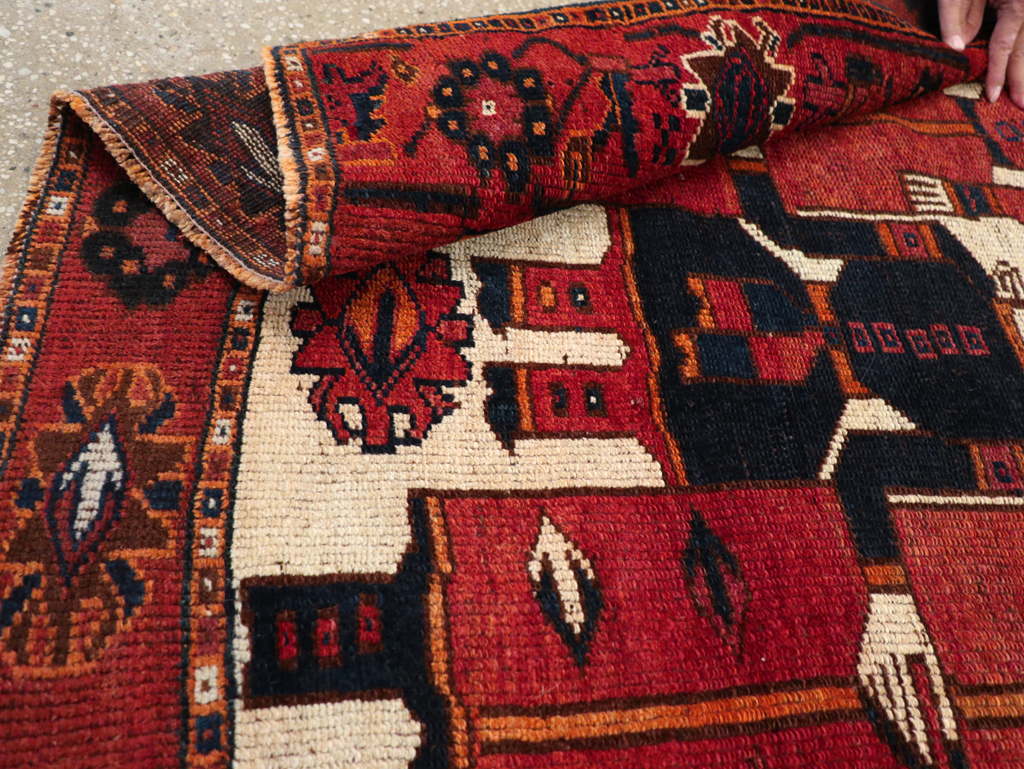 Vintage Persian Bakhtiari Pictorial Rug, No.31754 - Galerie Shabab