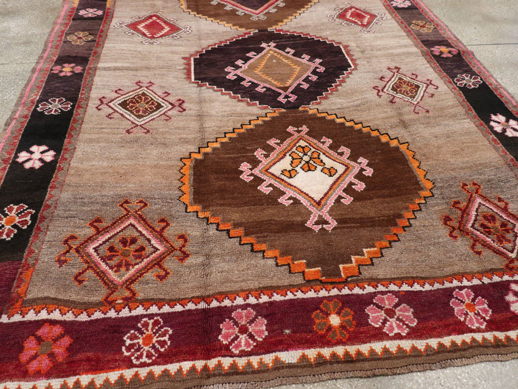 Vintage Turkish Anatolian Tribal Small Room Size Carpet, No.31756 - Galerie Shabab