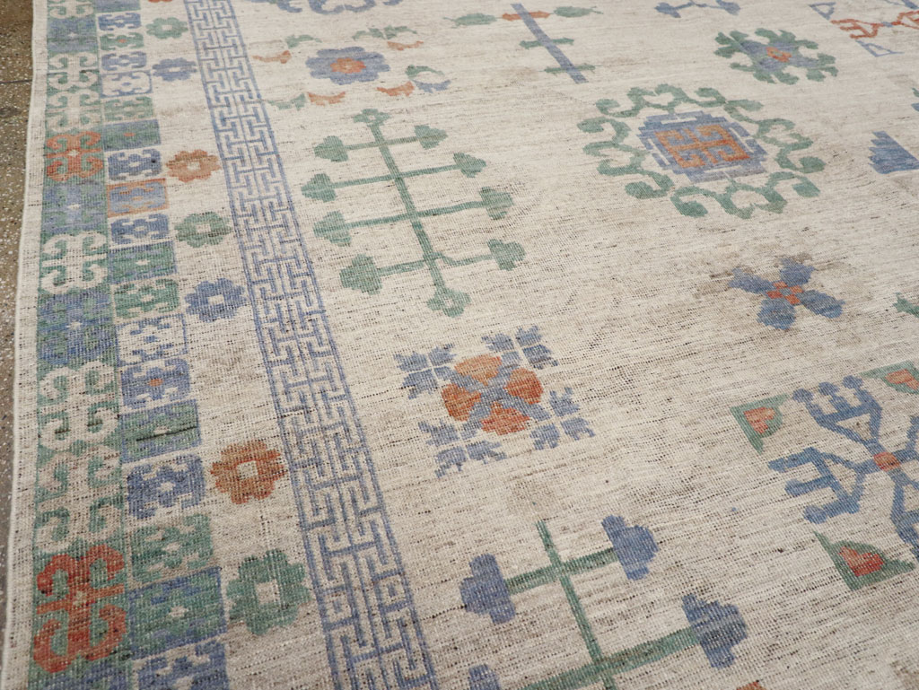 Modern East Turkestan Khotan Room Size Carpet, No.31761 - Galerie Shabab