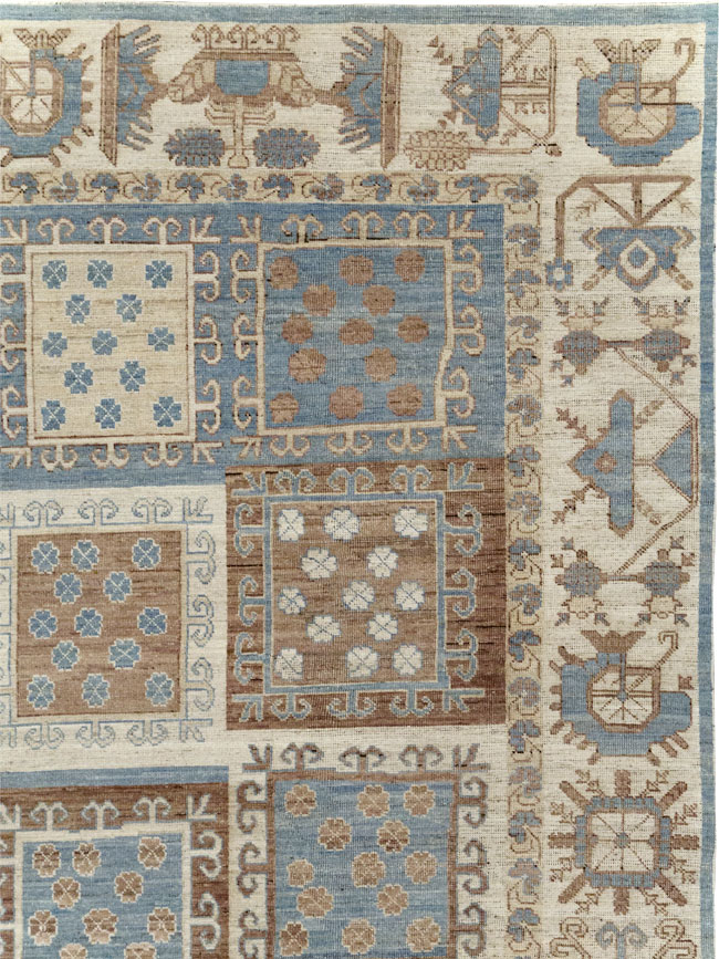 Modern East Turkestan Khotan Room Size Carpet, No.31765 - Galerie Shabab