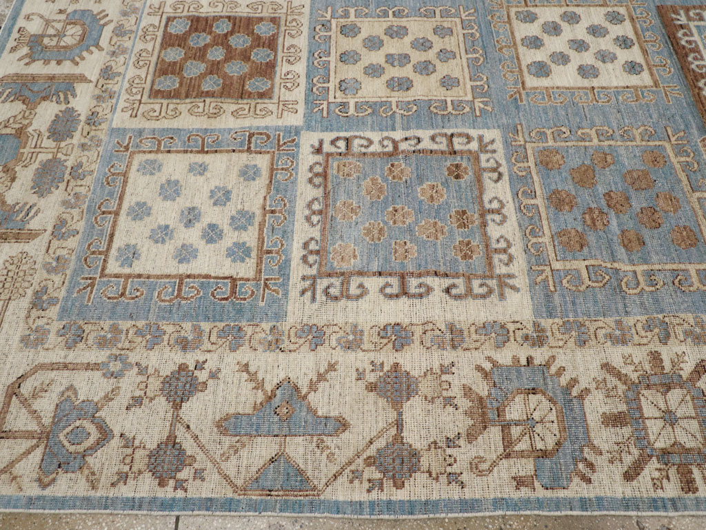Modern East Turkestan Khotan Room Size Carpet, No.31765 - Galerie Shabab