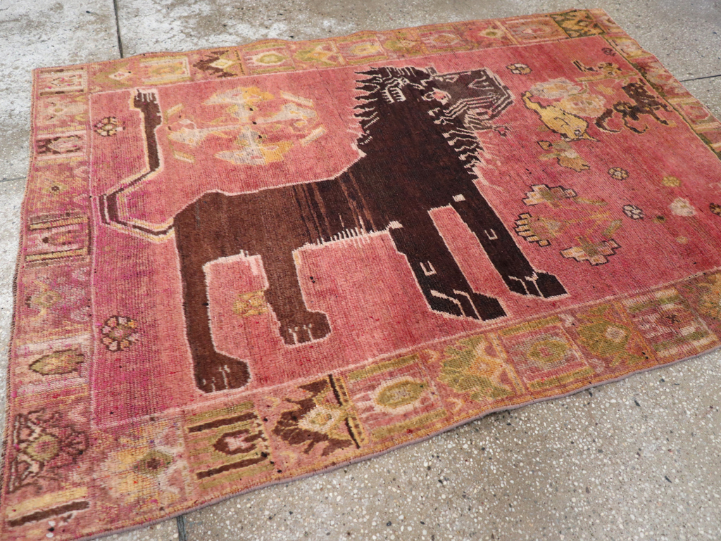 Vintage Persian Pictorial Shiraz Throw Rug, No.31777 - Galerie Shabab