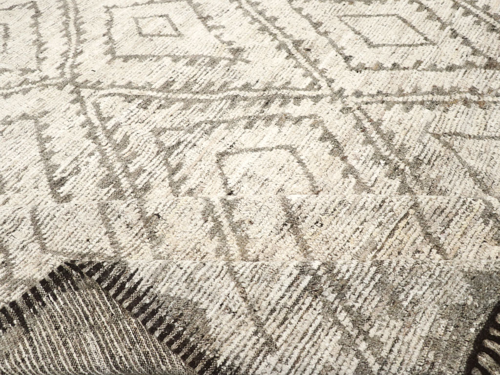 Contemporary Moroccan Inspired Turkish Large Room Size Carpet, No.31786 - Galerie Shabab