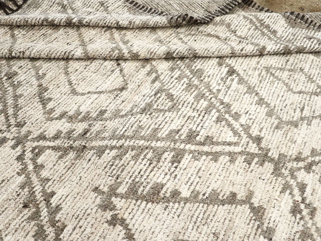 Contemporary Moroccan Inspired Turkish Large Room Size Carpet, No.31786 - Galerie Shabab