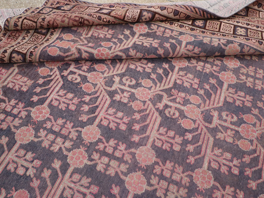 Antique East Turkestan Khotan Room Size Carpet, No.31787 - Galerie Shabab