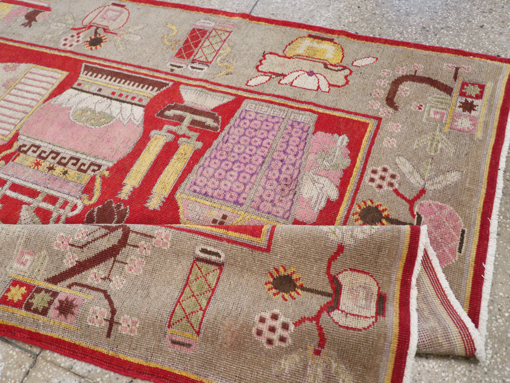 Antique East Turkestan Pictorial Vase Khotan Rug, No.31790 - Galerie Shabab