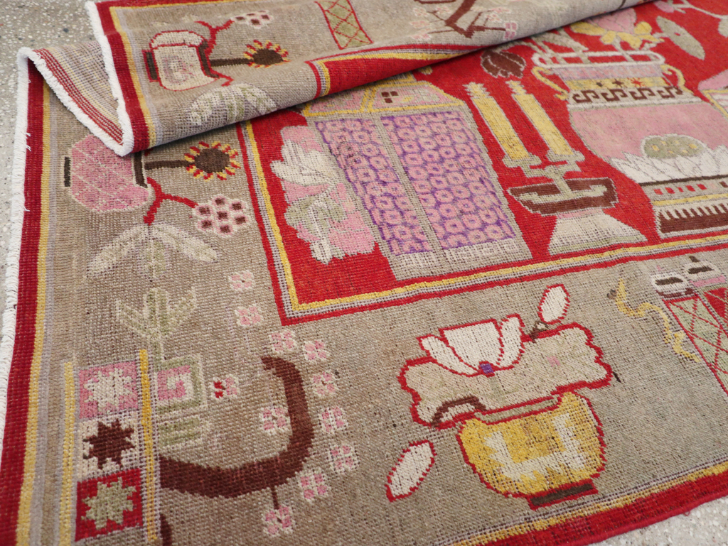 Antique East Turkestan Pictorial Vase Khotan Rug, No.31790 - Galerie Shabab