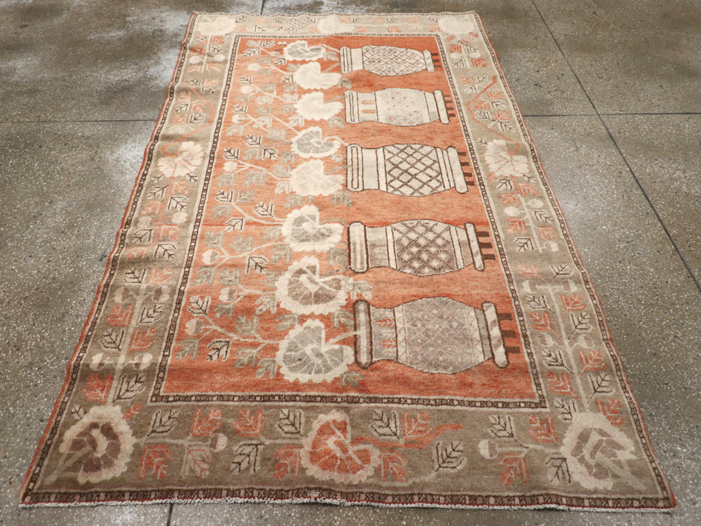Antique East Turkestan Pictorial Vase Khotan Accent Rug, No.31791 - Galerie Shabab