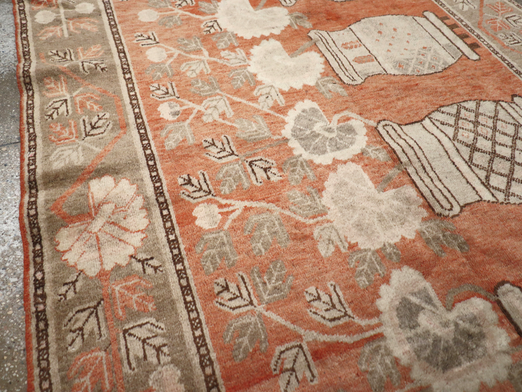 Antique East Turkestan Pictorial Vase Khotan Accent Rug, No.31791 - Galerie Shabab