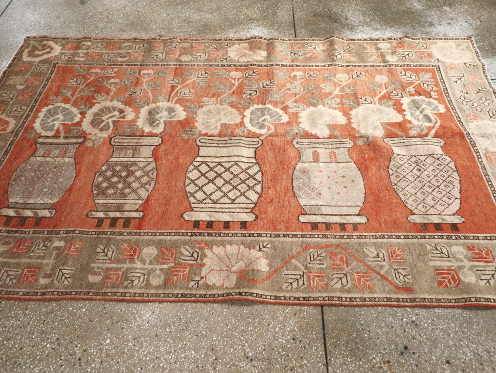 Antique East Turkestan Pictorial Vase Khotan Accent Rug, No.31791 - Galerie Shabab