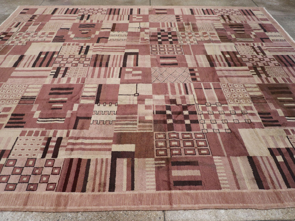 Vintage Indian Art Deco Style Room Size Carpet, No.31792 - Galerie Shabab