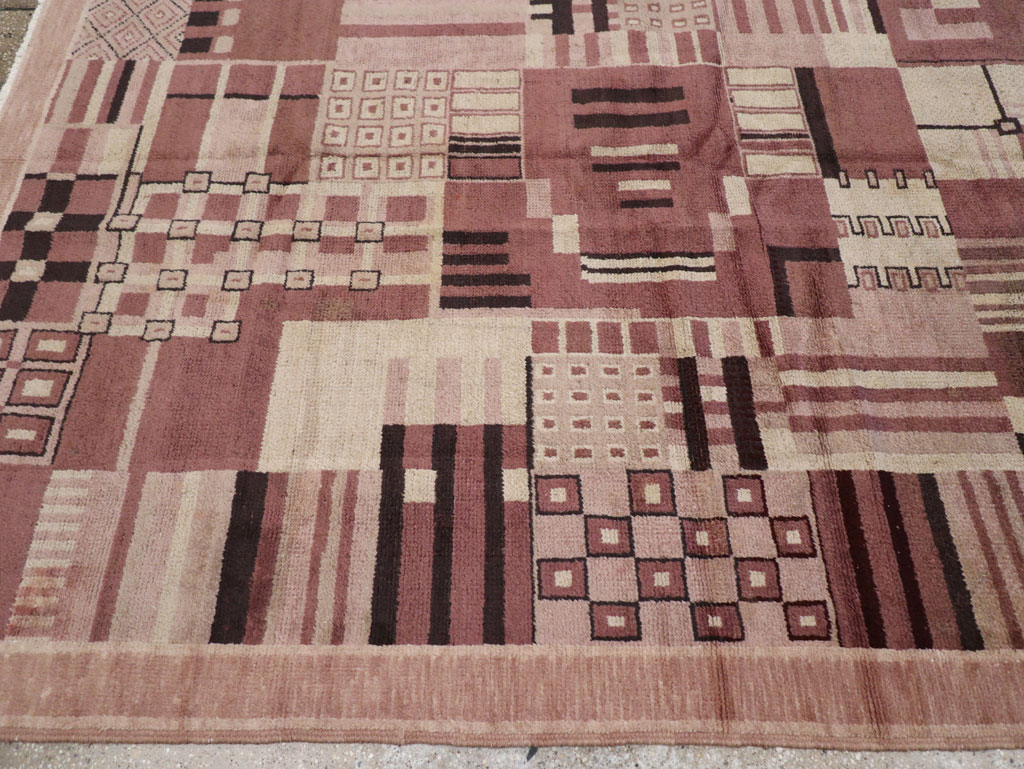 Vintage Indian Art Deco Style Room Size Carpet, No.31792 - Galerie Shabab