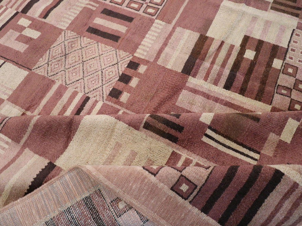 Vintage Indian Art Deco Style Room Size Carpet, No.31792 - Galerie Shabab