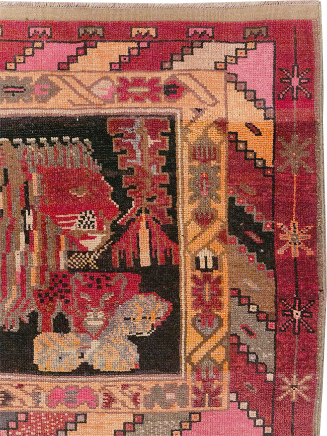 Vintage Turkish Pictorial Throw Rug, No.31802 - Galerie Shabab