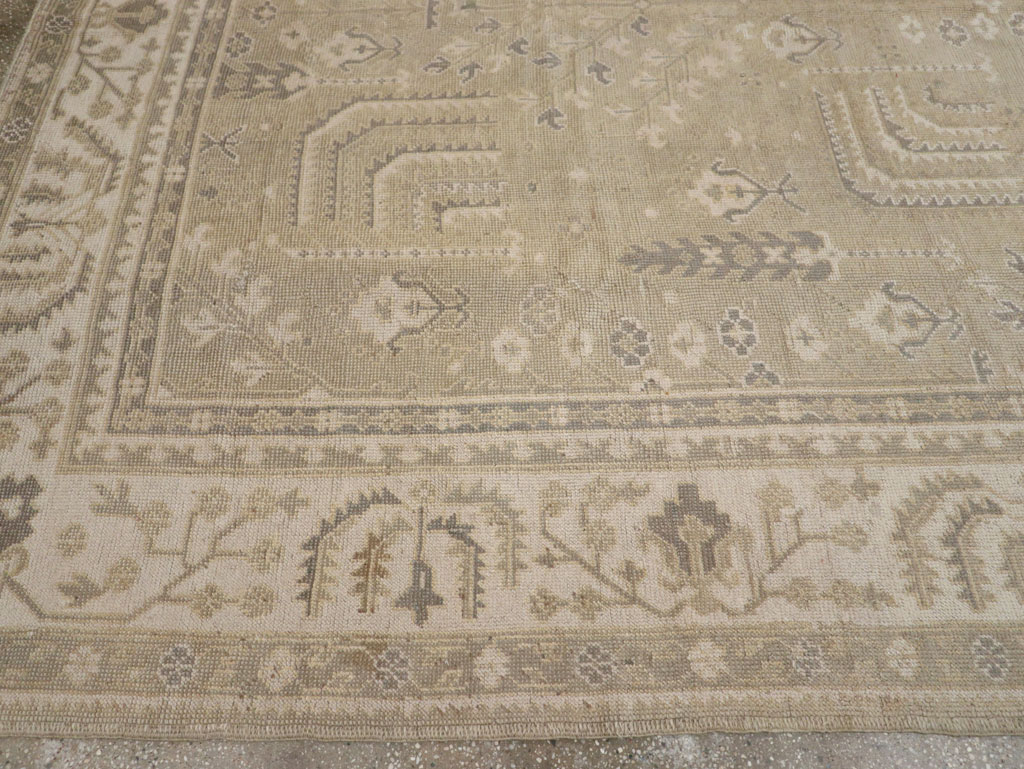 Antique Turkish Oushak Room Size Carpet, No.31826 - Galerie Shabab