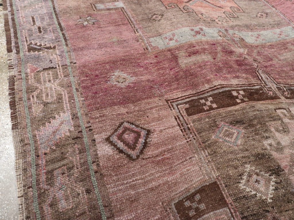 Vintage Turkish Anatolian Tribal Gallery Carpet, No.31830 - Galerie Shabab