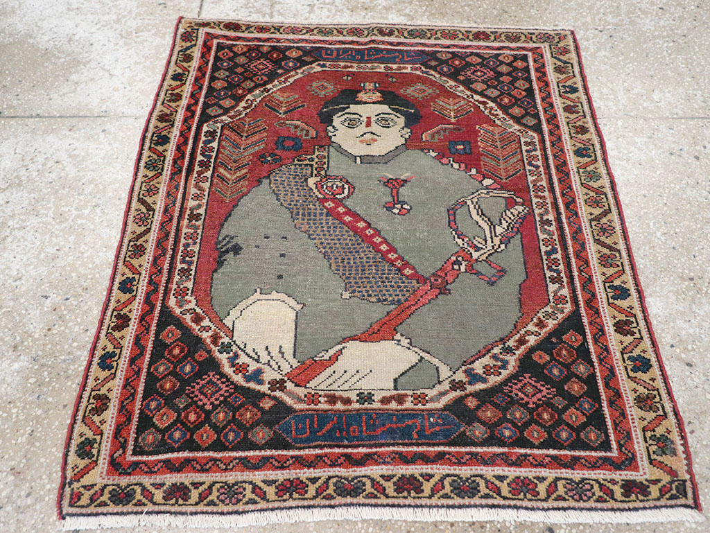 Antique Persian Pictorial Malayer Rug, No.31833 - Galerie Shabab