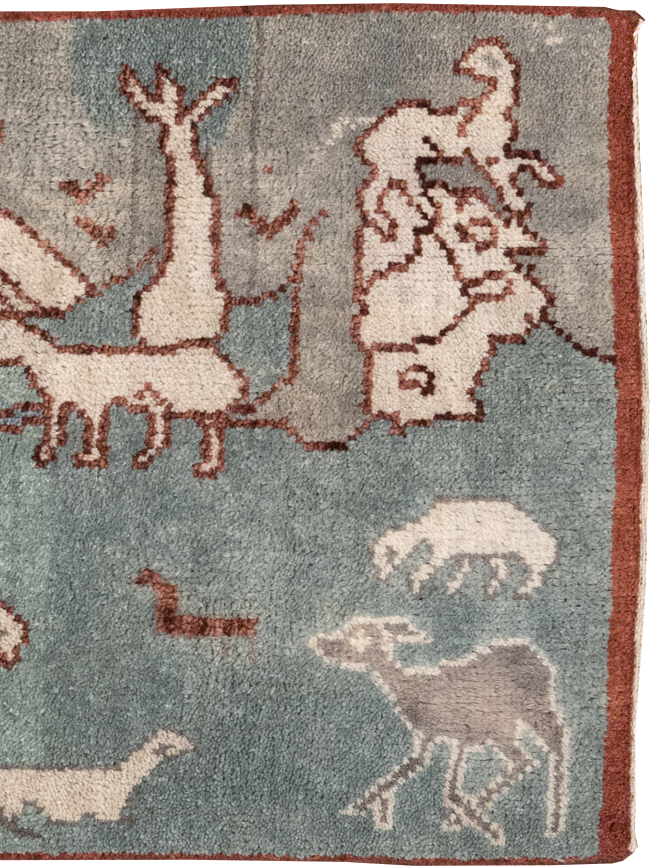 Vintage Turkish Anatolian Pictorial Throw Rug, No.31843 - Galerie Shabab