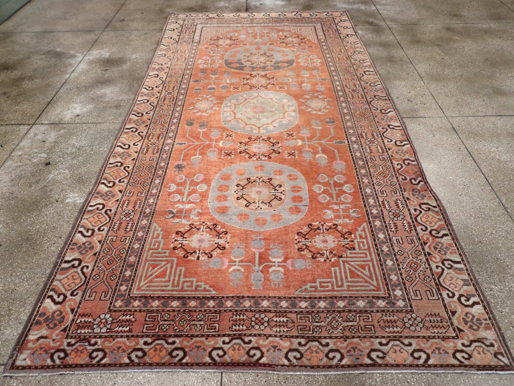 Antique East Turkestan Khotan Gallery Carpet, No.31852 - Galerie Shabab