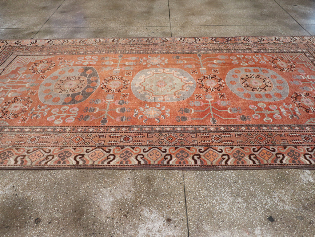 Antique East Turkestan Khotan Gallery Carpet, No.31852 - Galerie Shabab