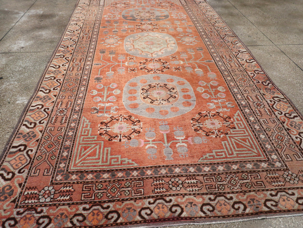 Antique East Turkestan Khotan Gallery Carpet, No.31852 - Galerie Shabab