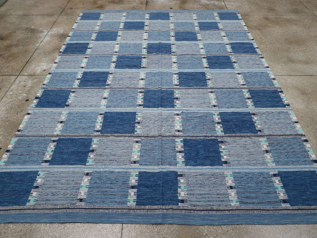 Swedish Inspired Modern Turkish Flatweave Room Size Carpet, No.31856 - Galerie Shabab