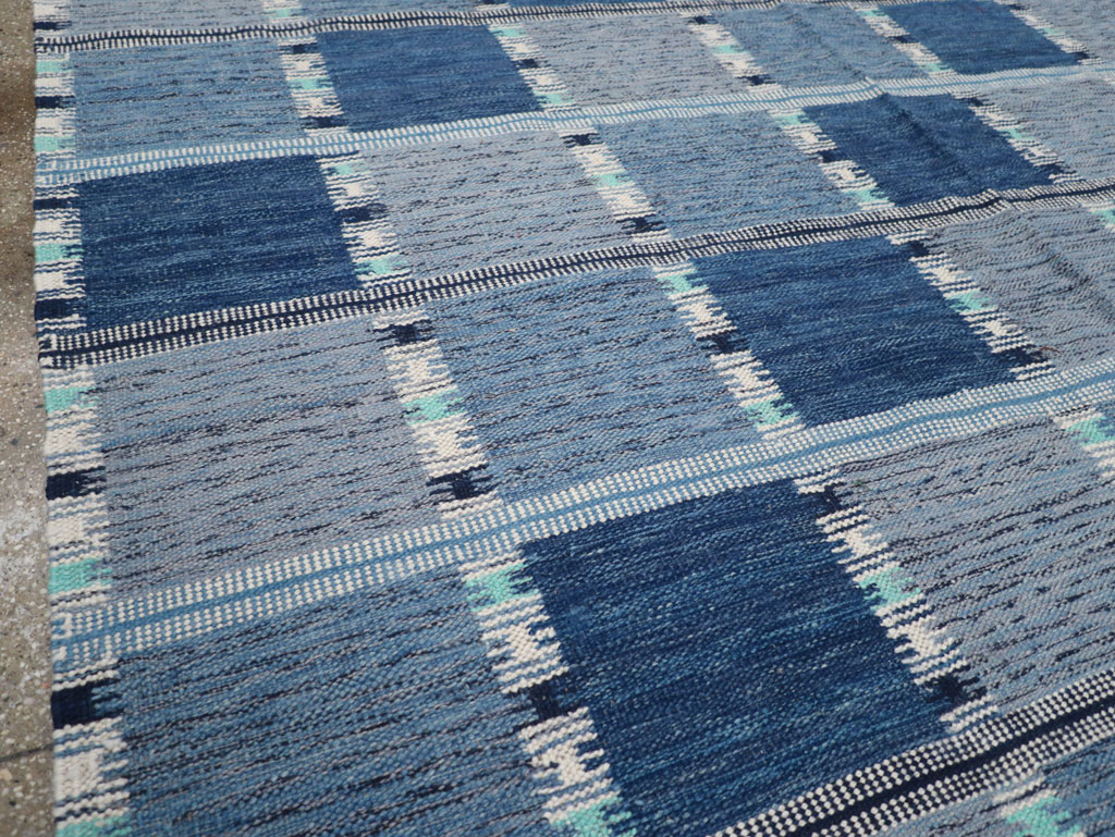 Swedish Inspired Modern Turkish Flatweave Room Size Carpet, No.31856 - Galerie Shabab