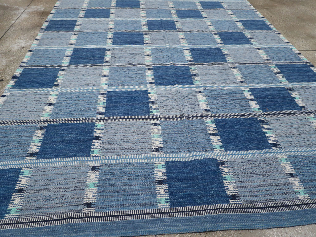 Swedish Inspired Modern Turkish Flatweave Room Size Carpet, No.31856 - Galerie Shabab