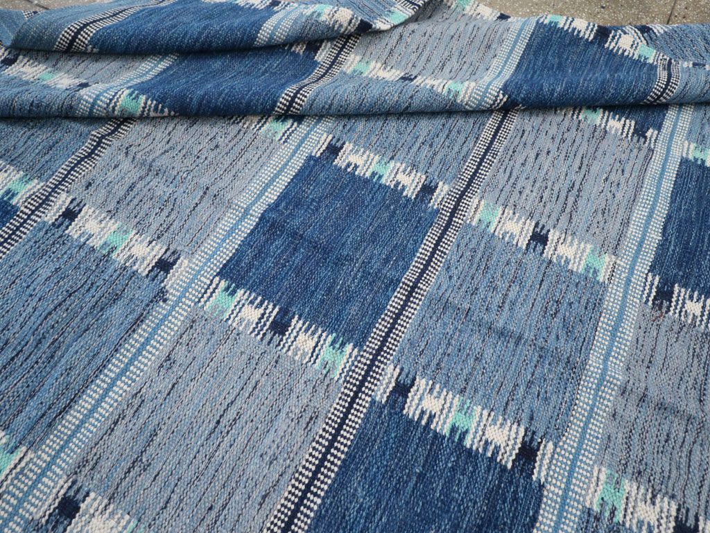 Swedish Inspired Modern Turkish Flatweave Room Size Carpet, No.31856 - Galerie Shabab