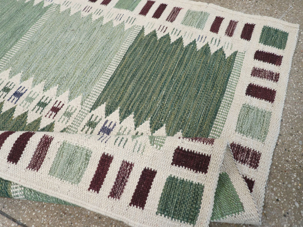 Swedish Inspired Modern Turkish Flatweave Accent Rug, No.31857 - Galerie Shabab