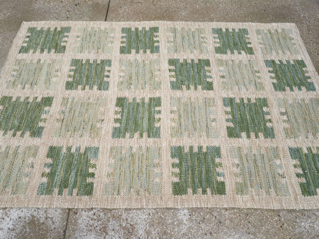 Swedish Inspired Modern Turkish Flatweave Accent Rug, No.31858 - Galerie Shabab