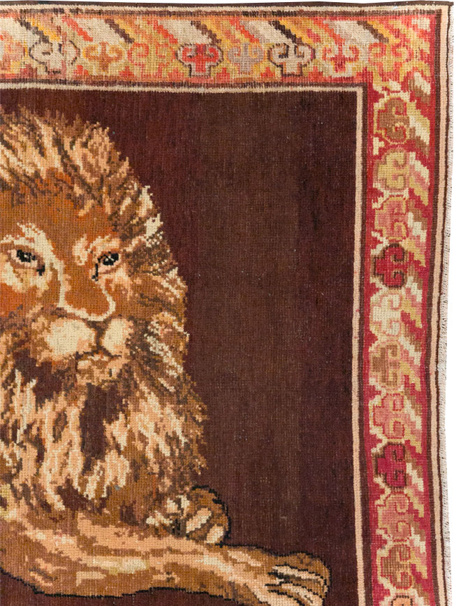 Antique East Turkestan Pictorial Khotan Accent Rug, No.31861 - Galerie Shabab