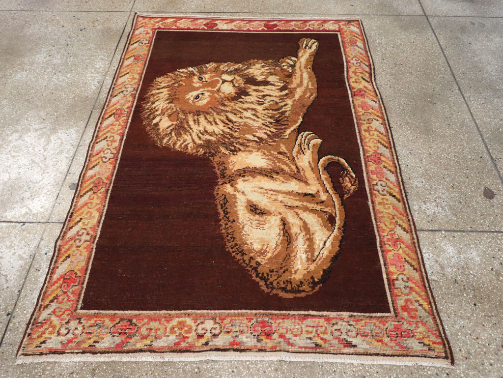 Antique East Turkestan Pictorial Khotan Accent Rug, No.31861 - Galerie Shabab