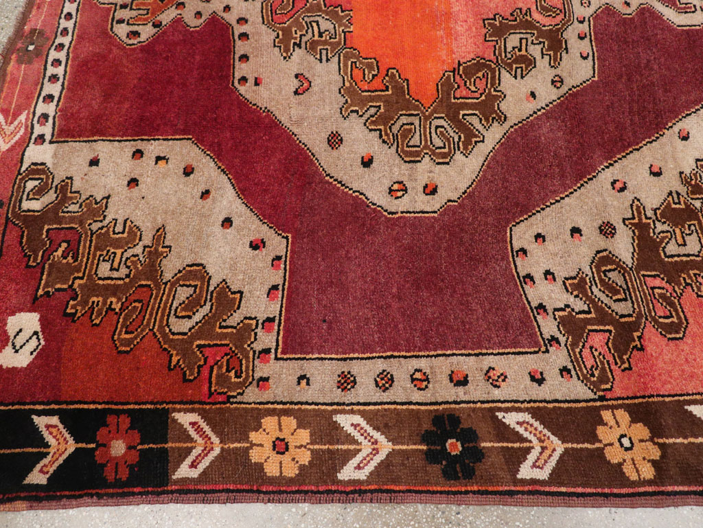 Vintage Turkish Anatolian Room Size Carpet, No.31862 - Galerie Shabab