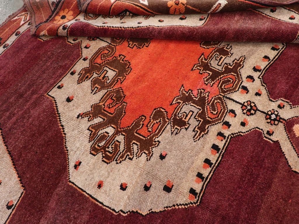 Vintage Turkish Anatolian Room Size Carpet, No.31862 - Galerie Shabab