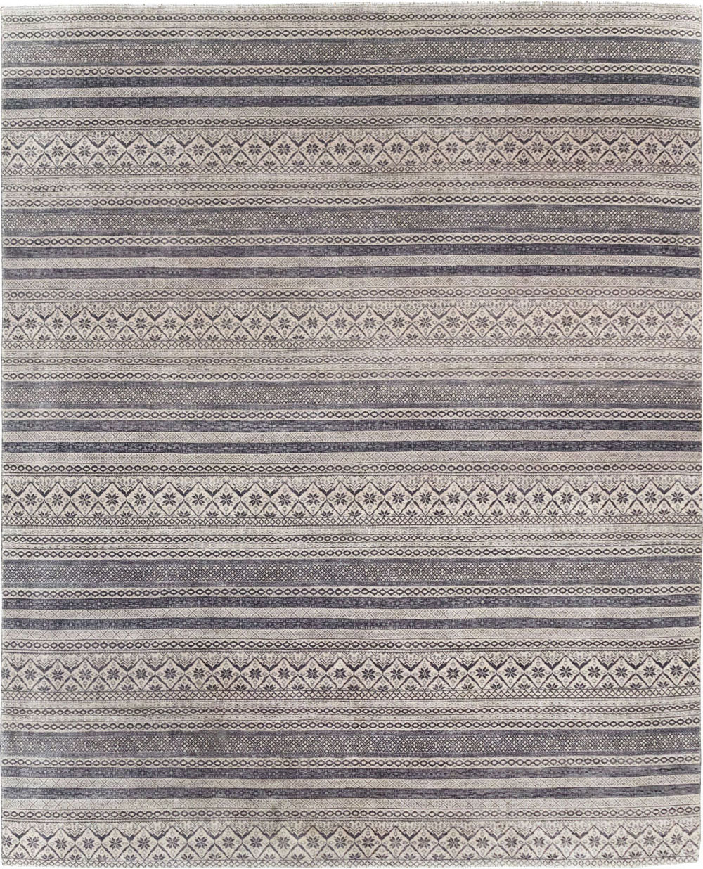 Contemporary Turkish Small Room Size Carpet, No.31876 - Galerie Shabab