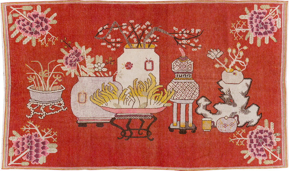 Antique East Turkestan Pictorial Vase Khotan Rug, No.31879 - Galerie Shabab