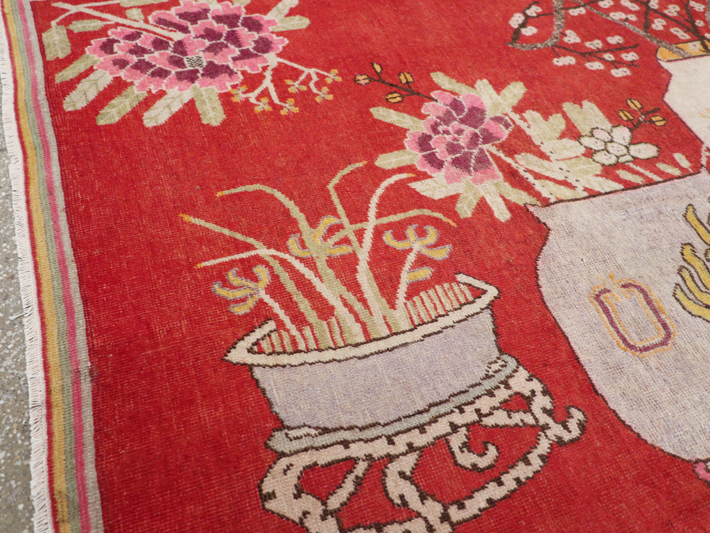 Antique East Turkestan Pictorial Vase Khotan Rug, No.31879 - Galerie Shabab