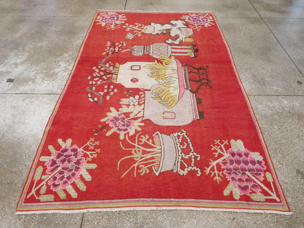 Antique East Turkestan Pictorial Vase Khotan Rug, No.31879 - Galerie Shabab