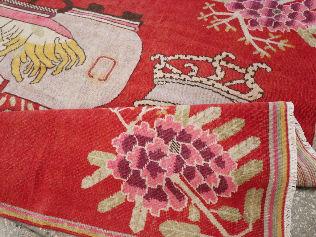 Antique East Turkestan Pictorial Vase Khotan Rug, No.31879 - Galerie Shabab