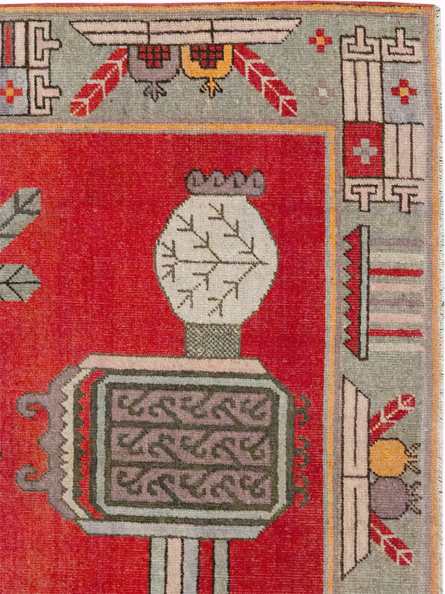 Antique East Turkestan Khotan Pictorial Accent Rug, No.31883 - Galerie Shabab